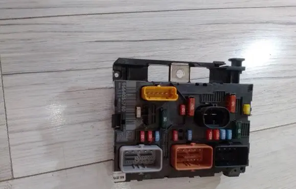 Peugeot 207 BSM Control unit 966405780