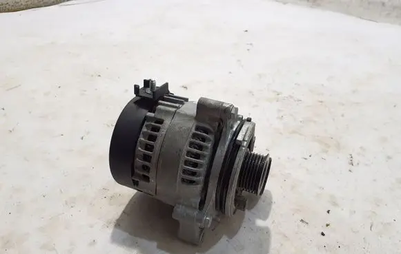 BMW 1 F40 Generator/alternator 8680374