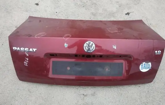 Volkswagen PASSAT B5 Tailgate/trunk/boot lid raudonas