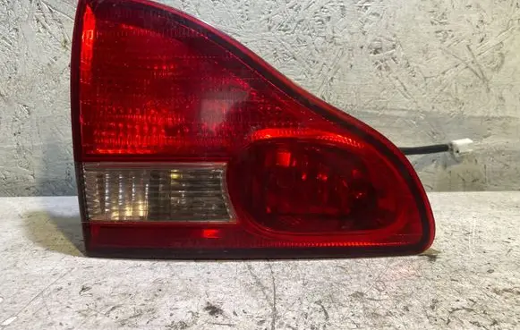 Toyota Avensis Verso Tailgate rear/tail lights