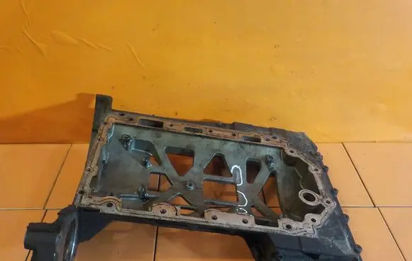 Jaguar XF X250 Oil sump 4R8Q6U004EC