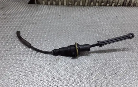 Clutch slave cylinder