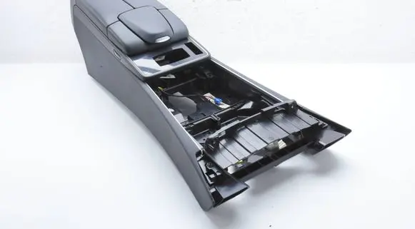 Mercedes-Benz E C207 W207 Center console A2076804250 105805702C