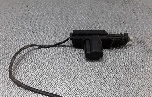 Volkswagen Caddy Central locking motor 932037992