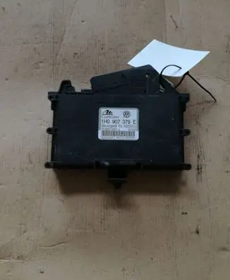 Volkswagen Golf III ABS control unit/module 1H0907379E