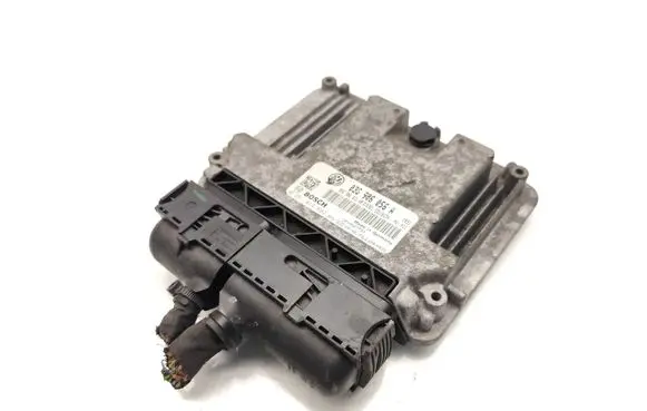 Volkswagen Touran I Engine control unit/module 03G906056A 0281014682