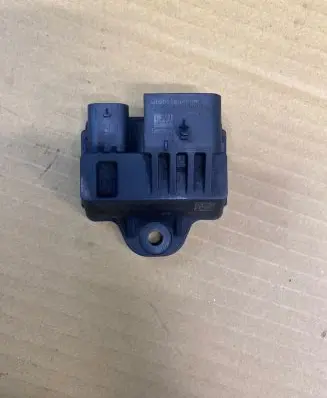 BMW 3 F30 F35 F31 Glow plug pre-heat relay 857008702 0522120103