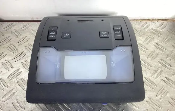 Lexus RC Front seat light 1D111227G
