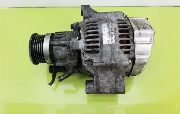 Hyundai Getz Generator/alternator 3730027601