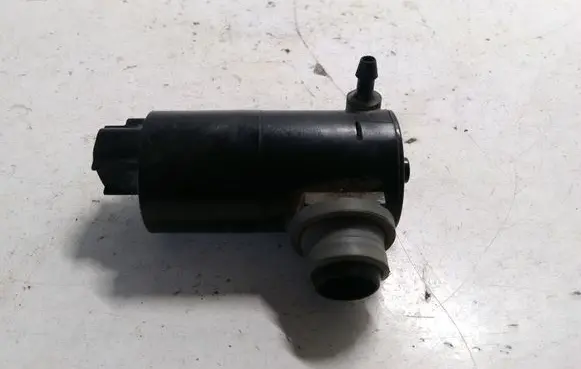 Toyota Auris 150 Windscreen/windshield washer pump 30891 060717B