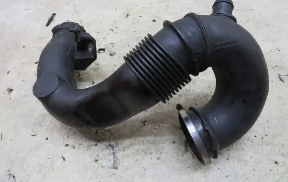 Jaguar XJ X351 Air intake duct part 9X23-9690-AE