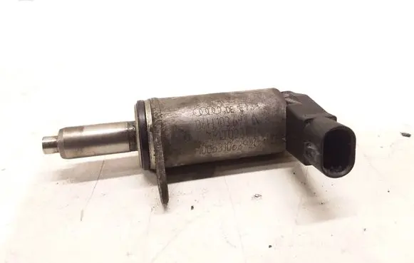 Audi A5 8T 8F Valve oil control 06H103697A