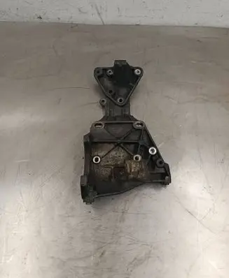 Volvo V70 Generator/alternator bracket 30731516