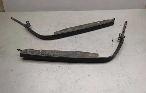 Mercedes-Benz C W202 Under headlight/headlamp trim 2028260277 2028260477
