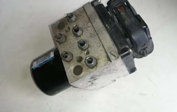Volkswagen PASSAT B6 ABS Pump 3C0614109AF