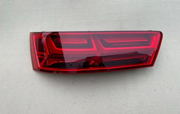 Audi Q7 4M Rear/tail lights 4M0945093D