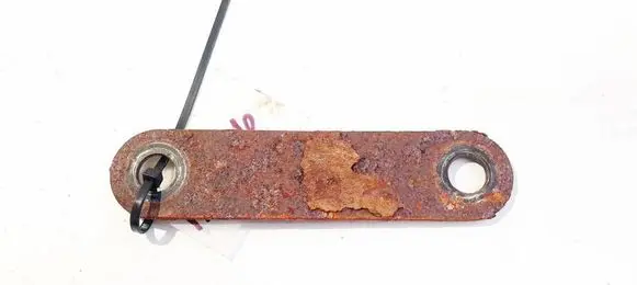 Engine mounting bracket