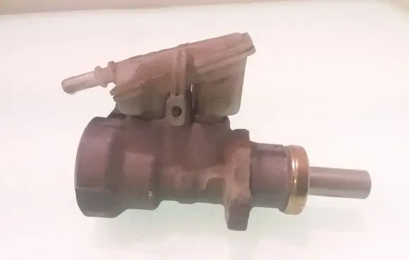 Ford Focus Master brake cylinder L519888