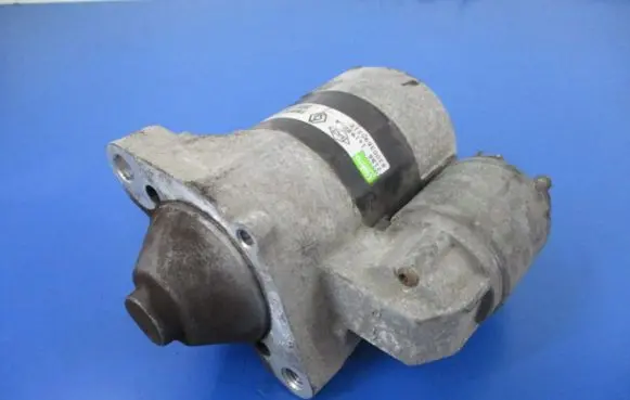 Renault Twingo II Starter motor 8200369521E