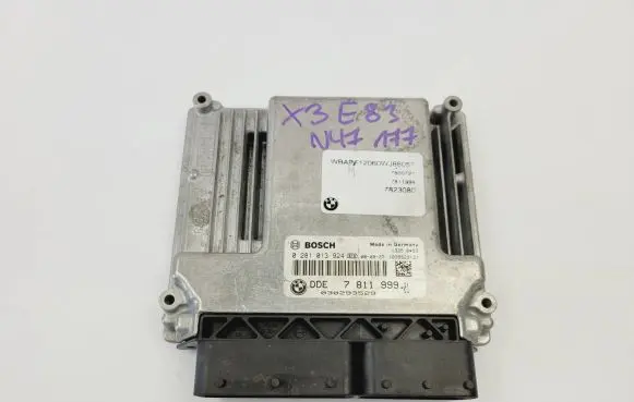 BMW X3 E83 Engine control unit/module 0281013924