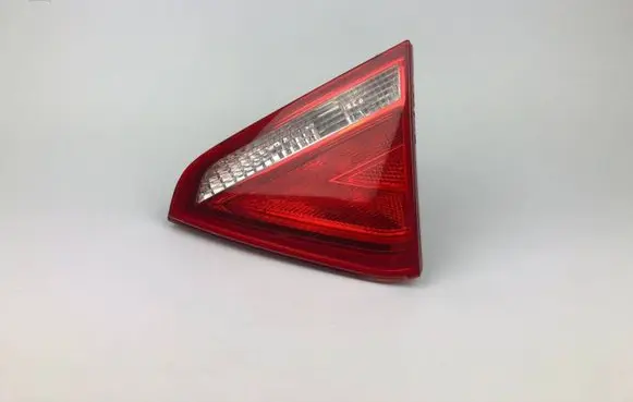 Audi A5 8T 8F Tailgate rear/tail lights 8T0945094