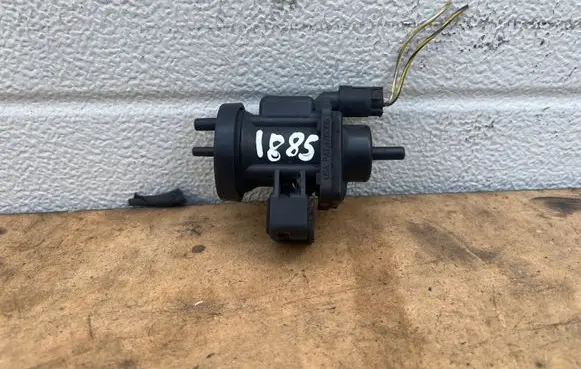 Mercedes-Benz C W202 Turbo solenoid valve A0005450427