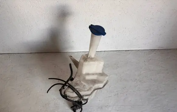 Hyundai Kona I Windshield washer fluid reservoir/tank 98610J9000 98610J9100