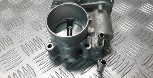 Toyota RAV 4 (XA40) Electric throttle body valve 2203036020