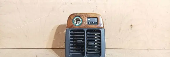 Rear air vent grill