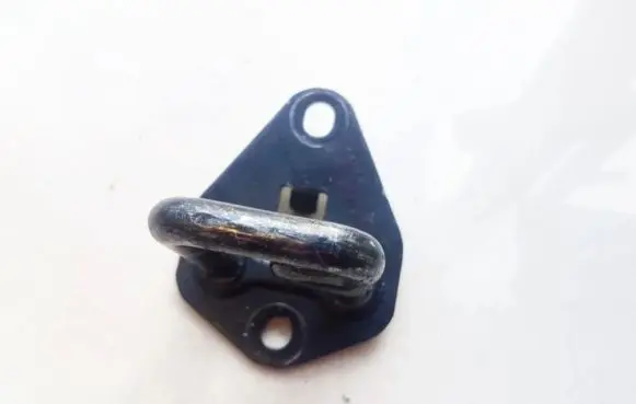 Volvo V50 Front door lock loop/hook striker 