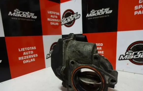 Volkswagen Touran I Throttle valve 03G128063A