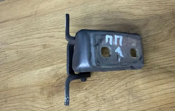 Opel Insignia A Front door upper hinge
