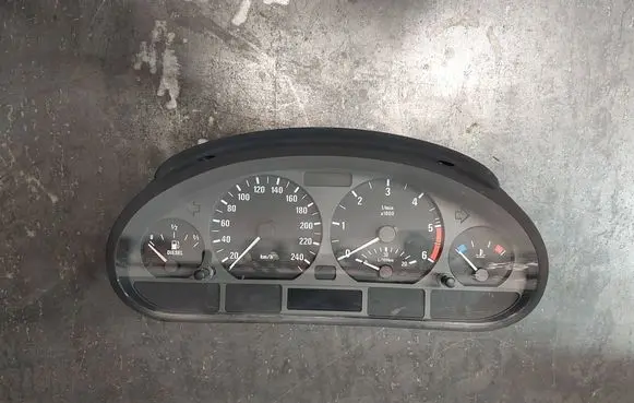 BMW 3 E46 Speedometer (instrument cluster) 4117708 62114117708 0263639160