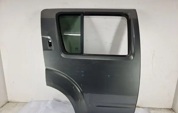 Nissan Pathfinder R51 Rear door 