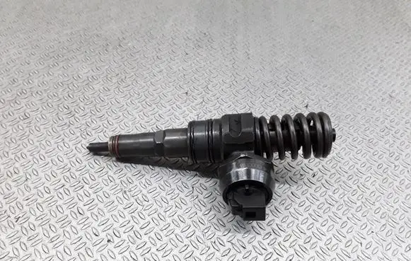 Audi A4 S4 B7 8E 8H Fuel injector 038130073BH