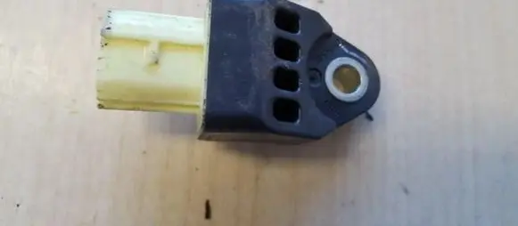 Toyota RAV 4 (XA30) Airbag deployment crash/impact sensor 8983142010