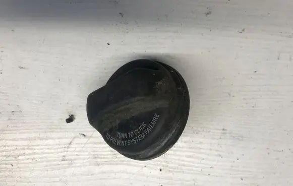 Mitsubishi Carisma Fuel tank filler cap 