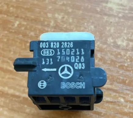 Mercedes-Benz ML W164 Airbag deployment crash/impact sensor 0038202826 150211 704028