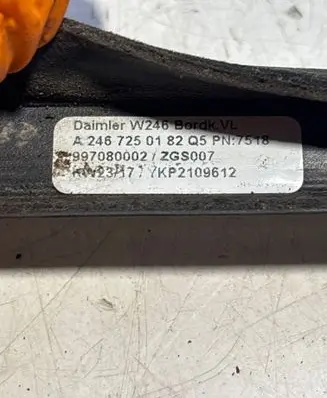 Mercedes-Benz B W246 W242 Front door glass trim molding A2467250182 997080002 YKP2109612