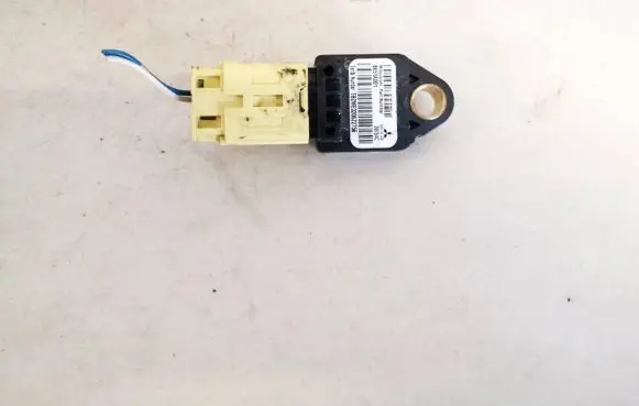 Mitsubishi Outlander Airbag deployment crash/impact sensor 8651a001