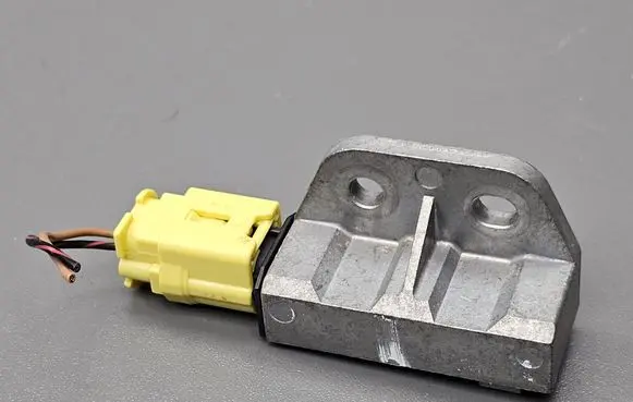 Nissan X-Trail T30 Airbag deployment crash/impact sensor 