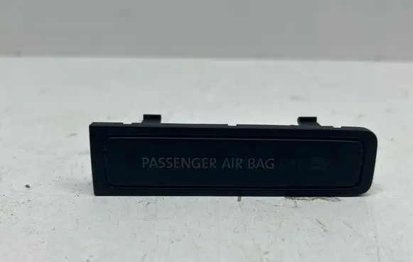 Passenger airbag on/off switch