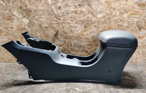 Chevrolet Cruze Center console 