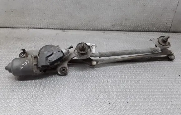 Mitsubishi Colt Front wiper linkage and motor 8250A231