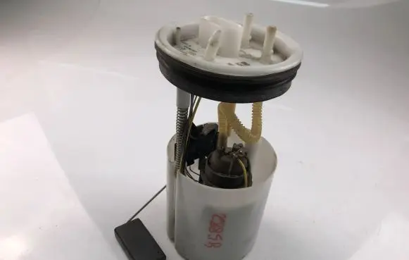 Seat Ibiza IV (6J,6P) Fuel injection high pressure pump 6R0919051