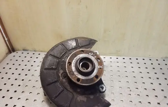 Volkswagen PASSAT CC Front wheel hub