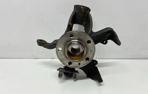 Volkswagen Polo VI Front wheel hub spindle knuckle