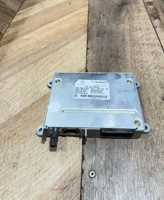 Mercedes-Benz E W211 Bluetooth control unit module A2118703226 DM70569851