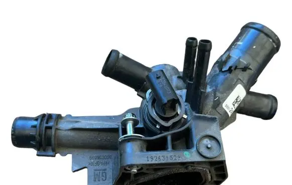 Opel Astra K Thermostat housing 55512491