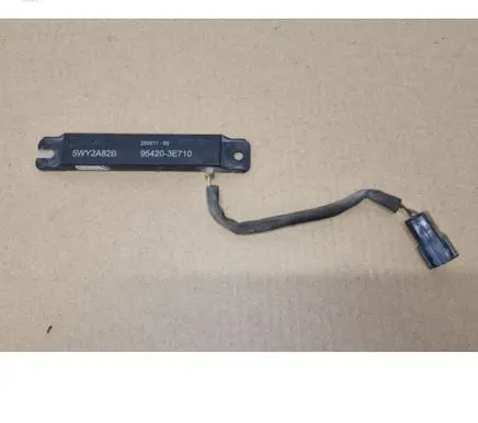 Hyundai ix35 Aerial antenna amplifier 954203E710 26051199